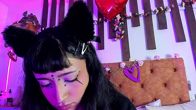 MeowMota  online show from 02-18-26, 06:04