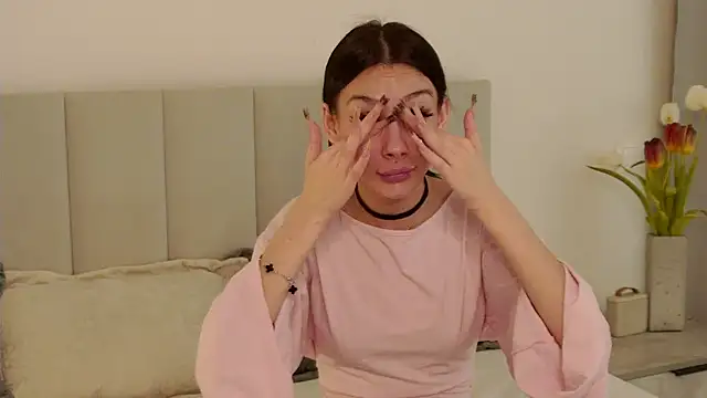 Snapshot of KatieRouge__ chatting on 03-11-26, 06:36 KatieRouge online show from 03-11-26, 06:36