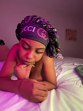 Snapshot of oshun6360 chatting on 03-04-26, 02:17 oshun6360 online show from 03-04-26, 02:17