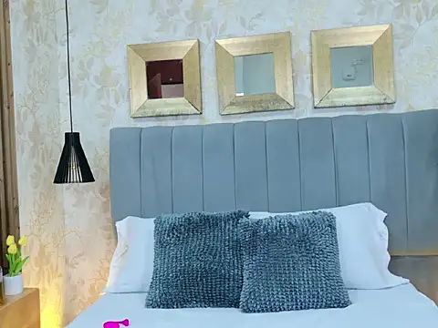 Snapshot of Jessie_GB chatting on 02-10-26, 01:15 Jessie GB online show from 02-10-26, 01:15