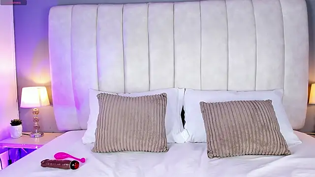 Snapshot of LunaKarther chatting on 01-14-26, 12:22 LunaKarther online show from 01-14-26, 12:22