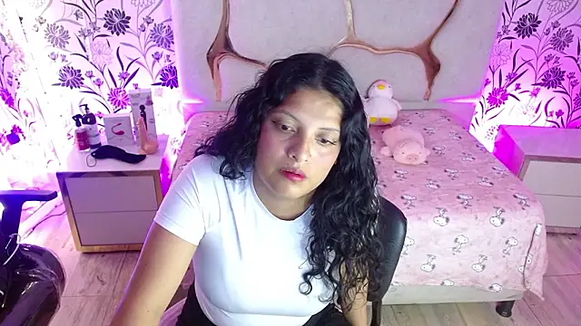 Snapshot of TATTI_TAY chatting on 02-18-26, 07:32 TATTI TAY online show from 02-18-26, 07:32