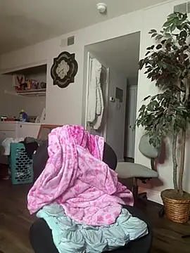 hispinkfreak219 online show from 02-14-26, 05:37