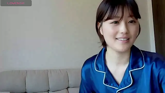 Snapshot of isshiki00 chatting on 05-17-26, 02:09 isshiki00 online show from 05-17-26, 02:09
