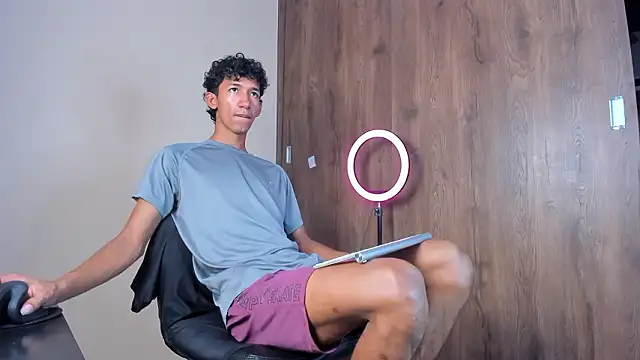 neitan miller  online show from 02-10-26, 04:11