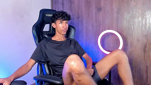 neitan miller  online show from 04-10-26, 02:55