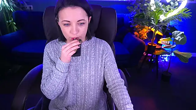 Dafni Monn online show from 01-13-25, 07:11