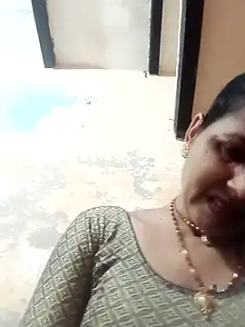 Snapshot of Hasmi_hot09 chatting on 02-10-26, 02:32 Hasmi hot09 online show from 02-10-26, 02:32