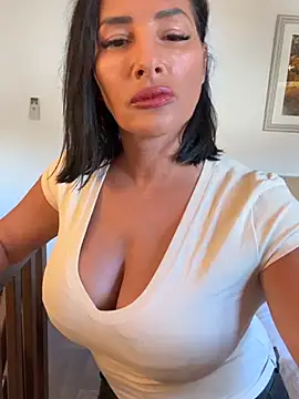 Maya-www online show from 04-19-26, 03:00