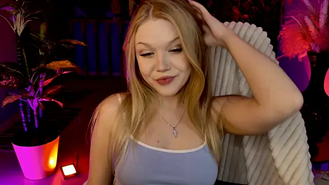 ChloeWhite online show from 04-11-26, 09:13