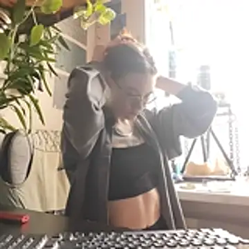 Snapshot of Shy_Bamby chatting on 02-10-26, 10:52 Shy Bamby online show from 02-10-26, 10:52