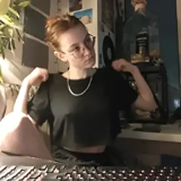 Snapshot of Shy_Bamby chatting on 02-25-26, 07:45 Shy Bamby online show from 02-25-26, 07:45