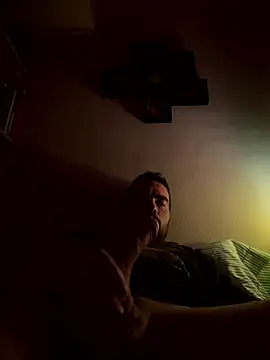 Snapshot of Apalancado94 chatting on 01-08-26, 10:23 Apalancado94 online show from 01-08-26, 10:23