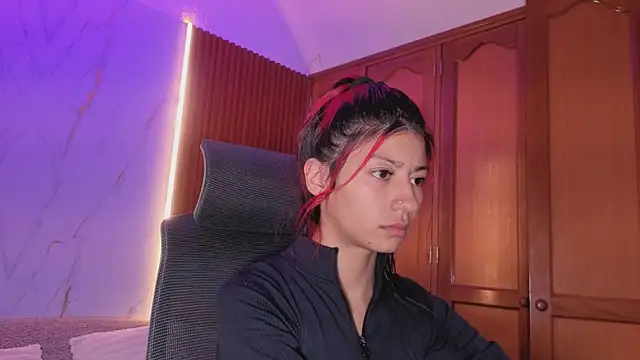 dulcetorresvg online show from 04-11-26, 03:11