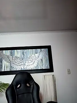 Snapshot of VictoriaPaker chatting on 01-12-26, 11:37 VictoriaPaker online show from 01-12-26, 11:37