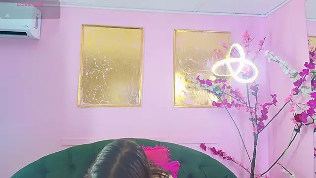 Snapshot of minniesofi chatting on 01-12-26, 11:48 minniesofi online show from 01-12-26, 11:48