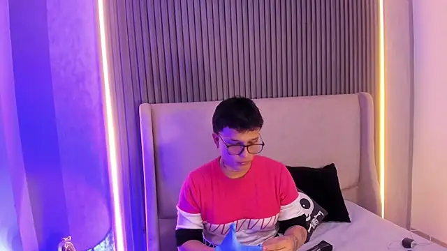 SamuParker online show from 01-11-26, 03:55