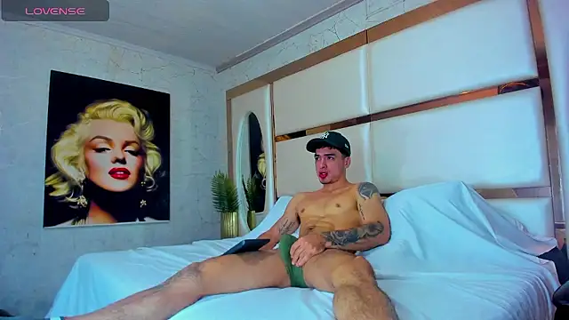 Big valentinhunk7 online show from 01-11-26, 09:42