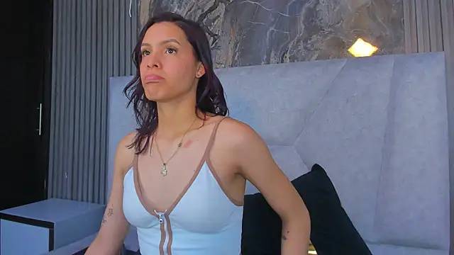 Snapshot of GraceAlexa12 chatting on 04-22-26, 04:08 GraceAlexa12 online show from 04-22-26, 04:08