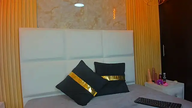 Snapshot of GraceAlexa12 chatting on 04-23-26, 02:41 GraceAlexa12 online show from 04-23-26, 02:41