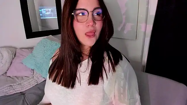 Snapshot of ivy_velvet chatting on 05-19-26, 01:33 ivy velvet online show from 05-19-26, 01:33