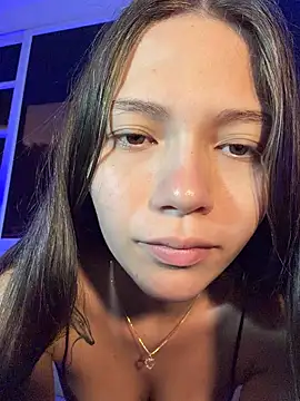 EmmaJhoons online show from 02-05-26, 11:37