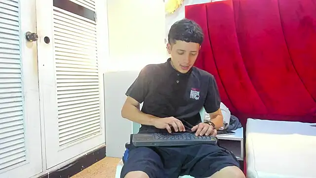 ESTEBAN 2102 online show from 01-12-26, 12:32