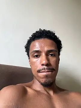 Snapshot of LorenzoBlack27 chatting on 02-28-26, 04:30 LorenzoBlack27 online show from 02-28-26, 04:30