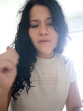 Snapshot of mmelit4 chatting on 02-08-26, 05:05 mmelit4 online show from 02-08-26, 05:05