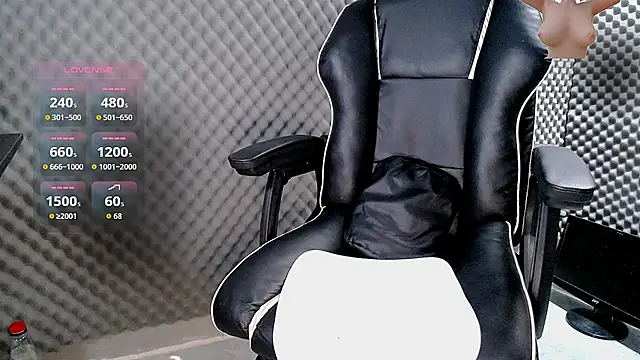 Shiny 68 online show from 06-22-26, 02:35