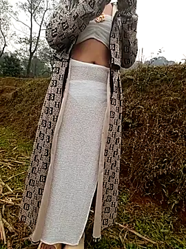 Snapshot of hoahong2 chatting on 01-15-26, 01:21 hoahong2 online show from 01-15-26, 01:21