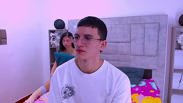 Sophi and Jack online show from 02-18-26, 03:57