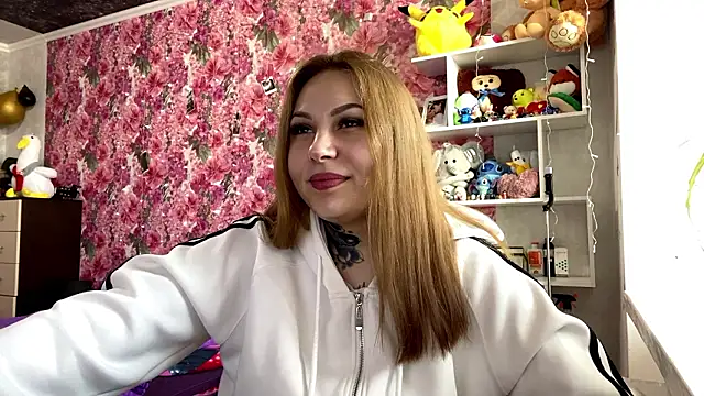 Snapshot of TraciBallena chatting on 02-03-26, 09:03 TraciBallena online show from 02-03-26, 09:03