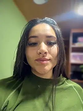 Snapshot of Veronica_Wins_ chatting on 06-18-26, 01:17 Veronica Wins online show from 06-18-26, 01:17