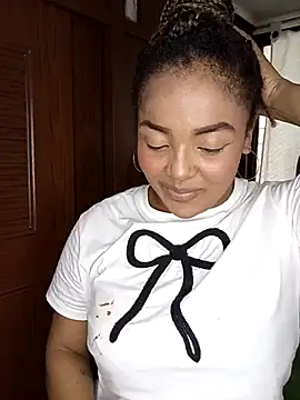 Snapshot of THALYANADEX chatting on 02-12-26, 05:41 THALYANADEX online show from 02-12-26, 05:41