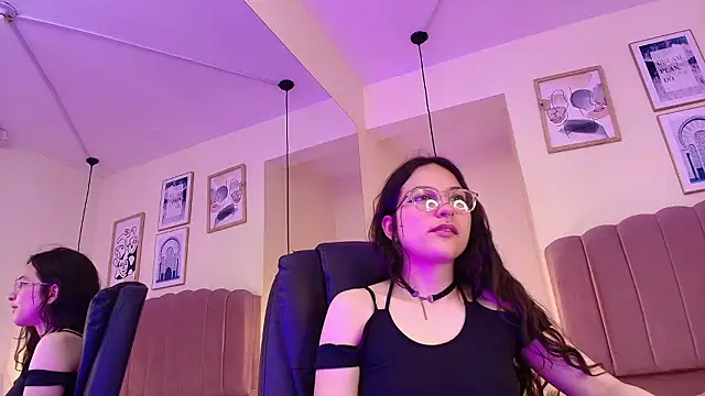 Hanabie  online show from 02-11-26, 03:22