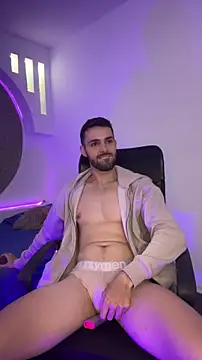 Snapshot of Apolo_lux1 chatting on 03-08-26, 07:39 Apolo lux1 online show from 03-08-26, 07:39