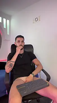 Snapshot of Apolo_lux1 chatting on 03-19-26, 07:18 Apolo lux1 online show from 03-19-26, 07:18