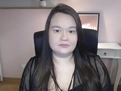 Snapshot of HollyDanceSoul chatting on 02-09-26, 05:11 HollyDanceSoul online show from 02-09-26, 05:11