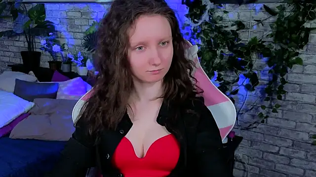 Snapshot of SunshineBlaze chatting on 04-22-26, 05:21 SunshineBlaze online show from 04-22-26, 05:21