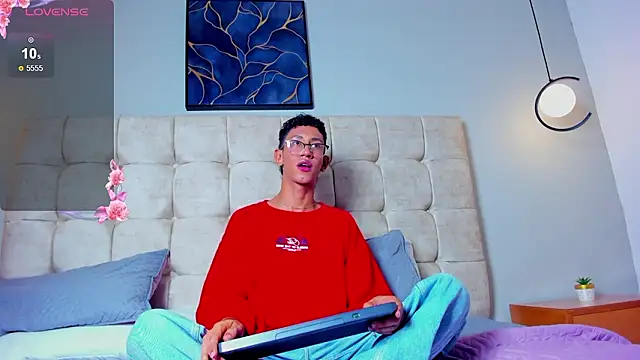 twink royale18 online show from 02-10-26, 06:12