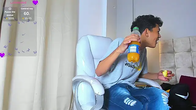 twink royale18 online show from 02-24-26, 04:05