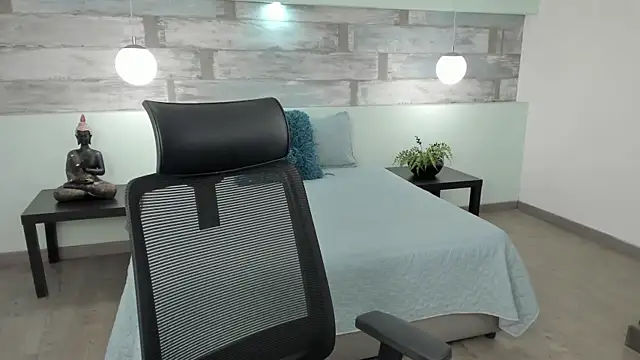 Abriil cutee online show from 03-25-26, 06:03