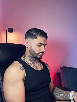 thiago ferrari  online show from 03-18-26, 02:47