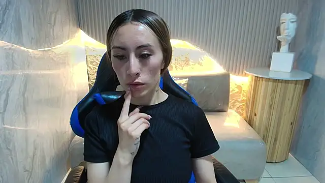 katalina r  online show from 02-19-26, 03:24