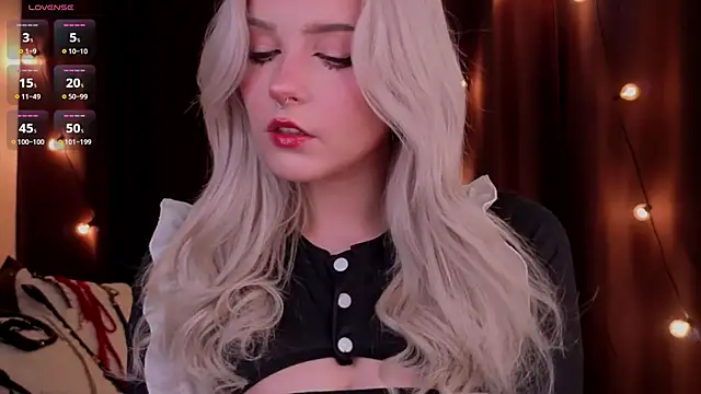 Snapshot of ShyniAlice chatting on 02-08-26, 04:38 ShyniAlice online show from 02-08-26, 04:38