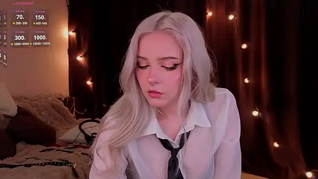 Snapshot of ShyniAlice chatting on 02-09-26, 03:32 ShyniAlice online show from 02-09-26, 03:32