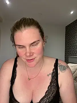 SexyBlondJoanna online show from 02-25-26, 09:57