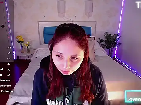 Snapshot of stefany_sun chatting on 01-15-26, 12:32 stefany sun online show from 01-15-26, 12:32