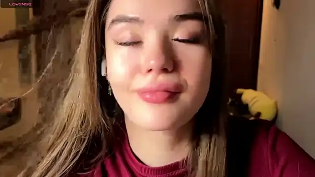 LubaSeirers online show from 04-11-26, 03:16